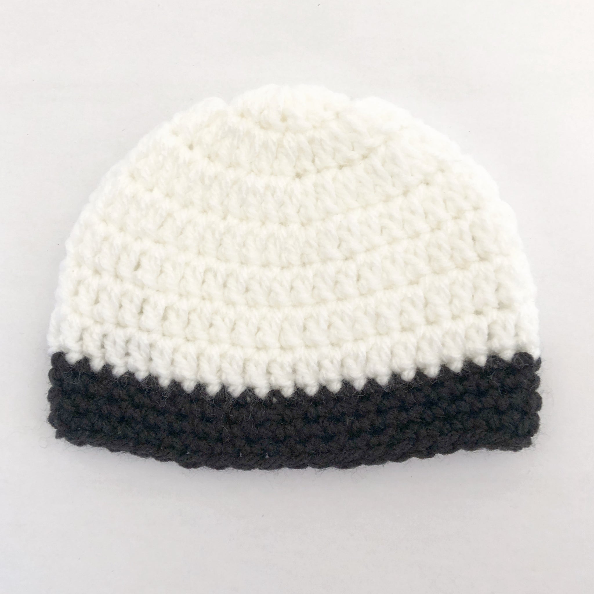 Crochet wool beanie - white with black trim