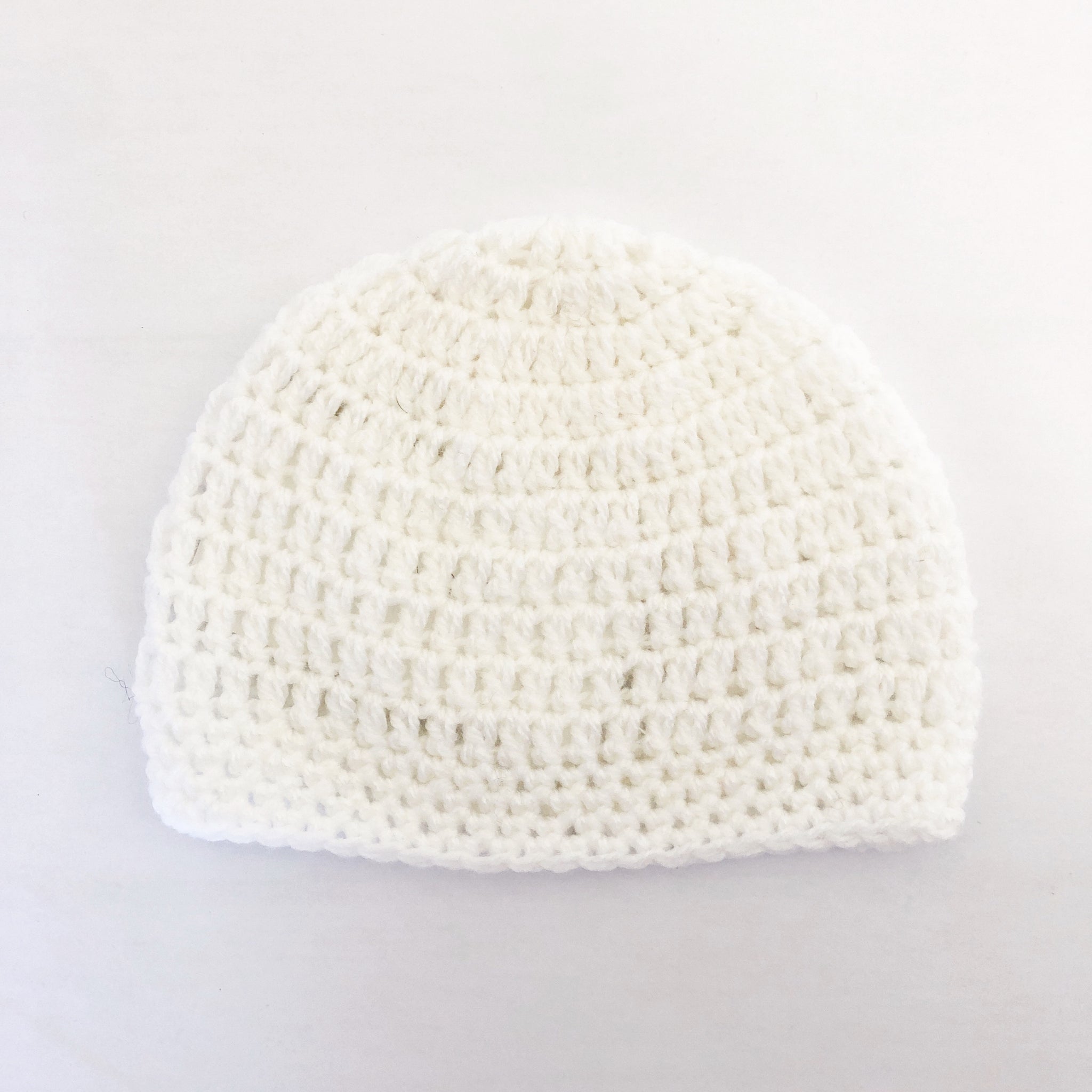 Crochet wool beanie - white